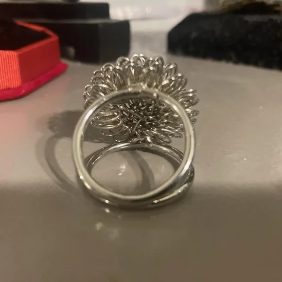 Large silver statement ring - Picture 2 of 2